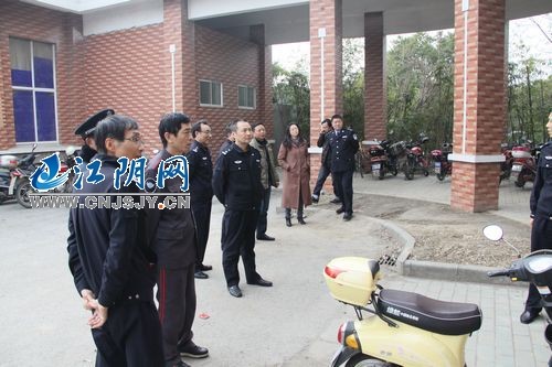 江阴公安局内保大队首次在高校常驻警力(图)
