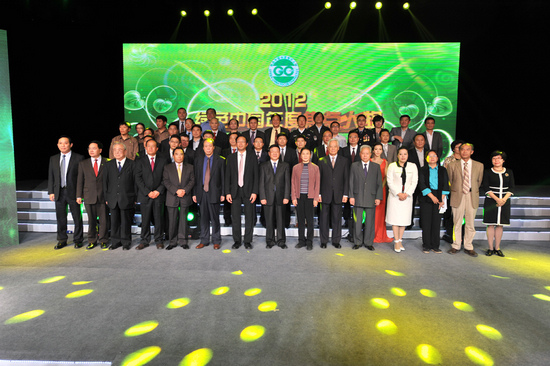 2012绿色中国年度焦点人物颁奖盛典现场。 人民网记者 翁奇羽 摄