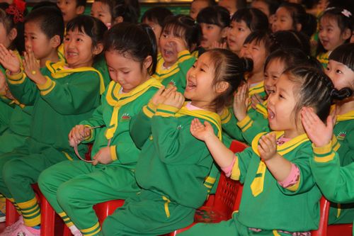 延吉市向阳幼儿园亲情大舞台演绎快乐幸福