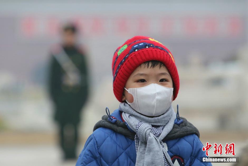 高清:北京雾霾加重 重污染预警首次升级为橙色