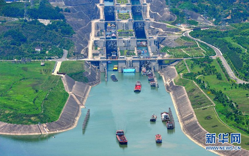 高清:三峡水位今年首次跌破158米