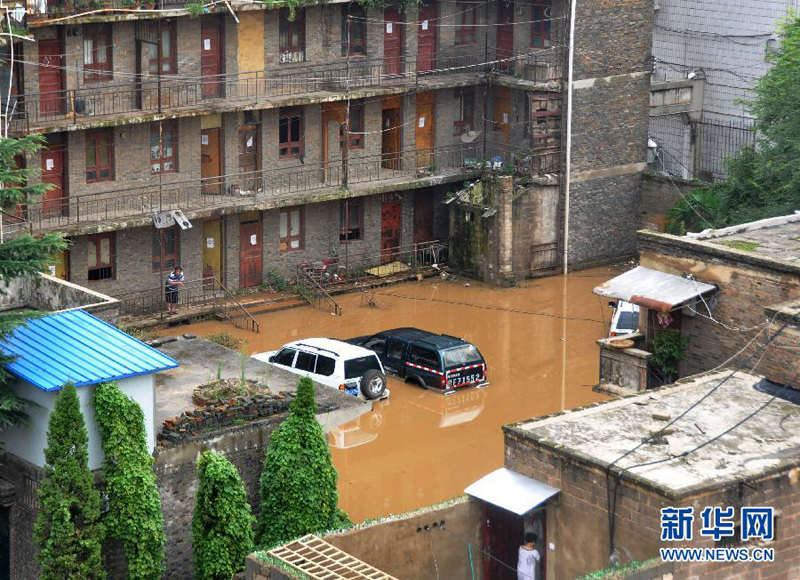 高清:贵州威宁县遭遇暴雨内涝严重