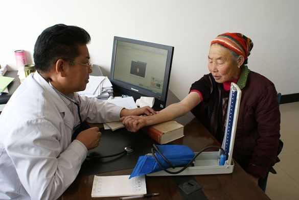 克旗蒙医中医医院到对口支援卫生院开展义诊并