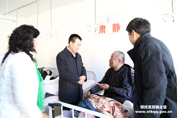 张占霖到医院看望老干部白宝山