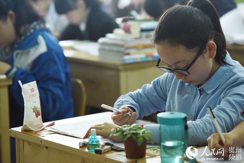 网连中国:高考倒计时 镜头下的高考备考生(组图