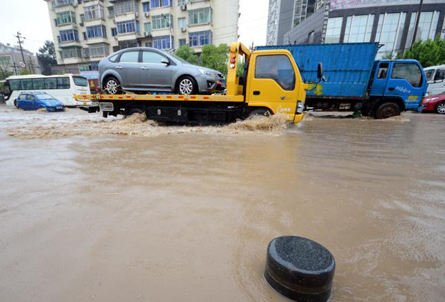 江西34个县出现暴雨 发现地质灾害要及时撤离人员