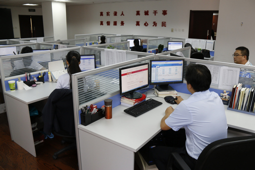 天津市信访办工作人员及时处理人民网网民留