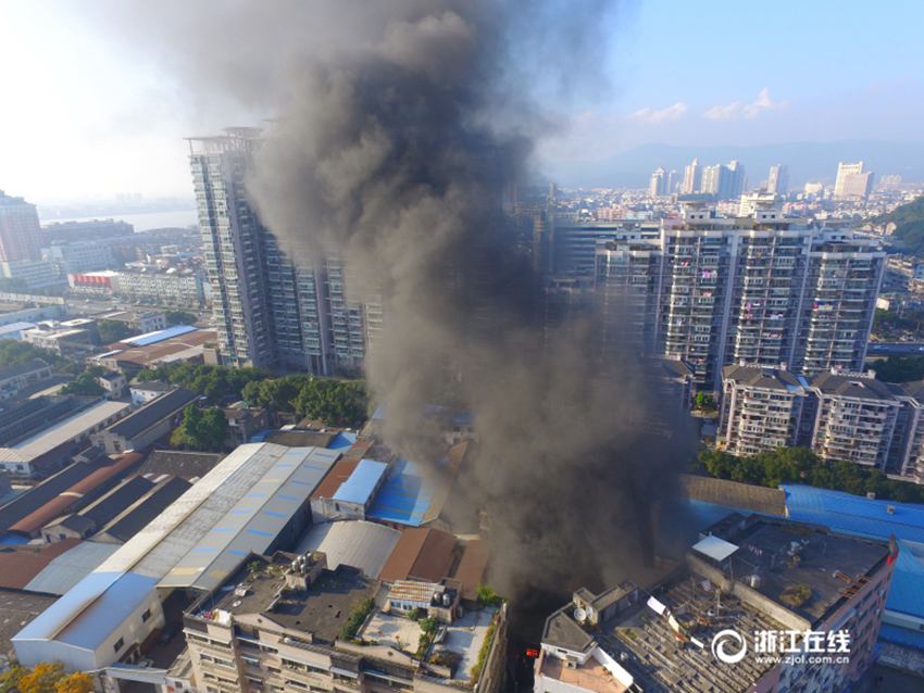 瑞安现住人口_瑞安·雷诺兹