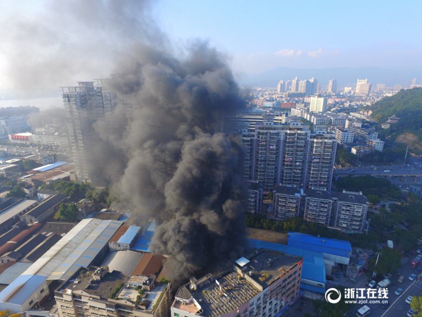 瑞安现住人口_瑞安·雷诺兹