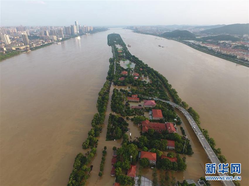 被洪水淹没的长沙橘子洲核心景区(7月2日摄).