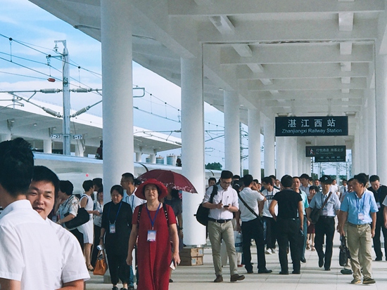 湛江人民翘首以盼的“高铁梦”终于成为了现实