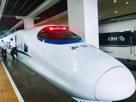 江湛高铁和谐号动车