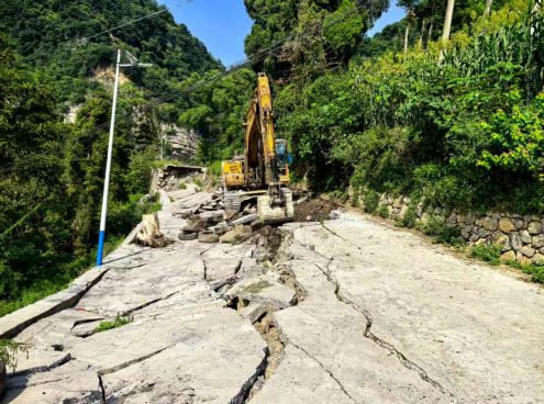 公路修复情况。山盆镇供图