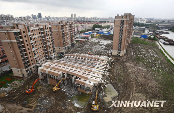 上海倒楼事故7责任人被批捕+涉重大责任事故