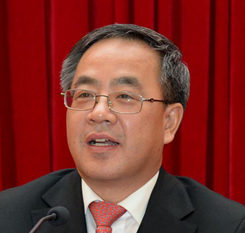 广东省委书记  胡春华2015年,我们要继续努力,立足经济发展新