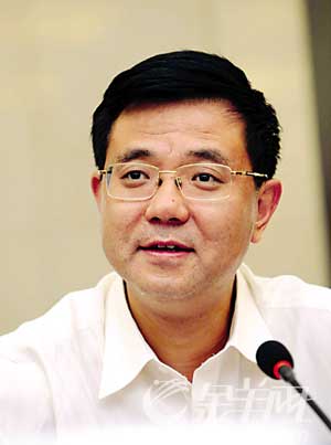 薛晓峰同志任中山市委书记,免去陈根楷同志的中山市委书记,常委,委员